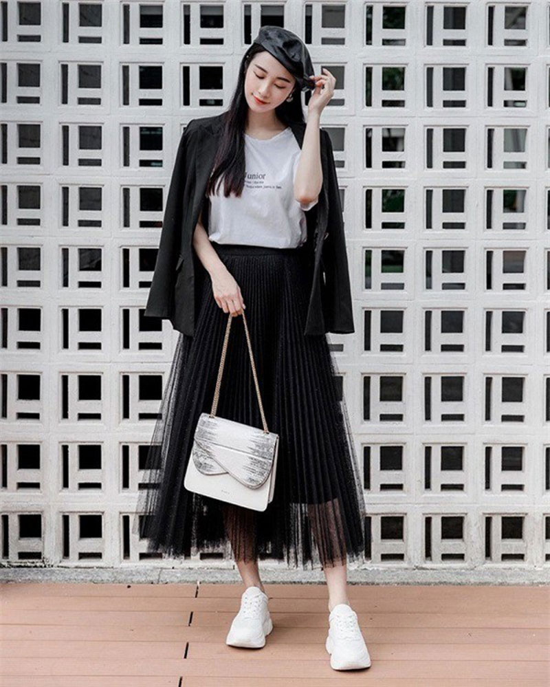 Kết hợp cùng blazer