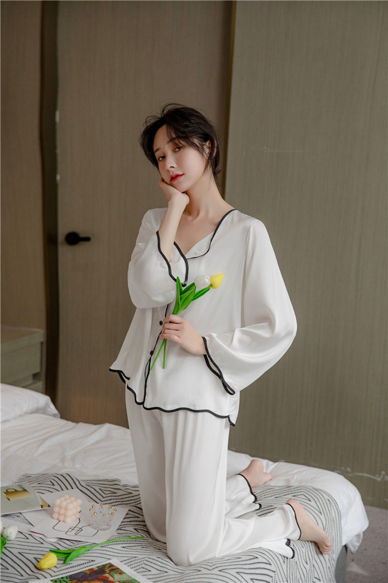 đồ ngủ lụa satin