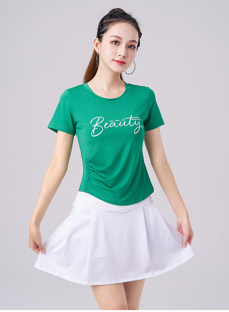 Gợi ý phối đồ với áo thun cho năm 2025