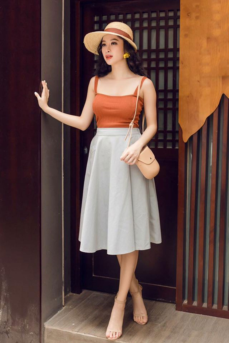 Mix với áo hai dây